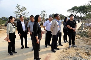 ��ɽ����Э������ǡ���ϯ��ΰ��ͬ־�򵼸�רί������һ�и���ҵ���ŵ�������